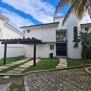 https://villa-in-playacar-playa-del-carmen.tulum-hotels.net
